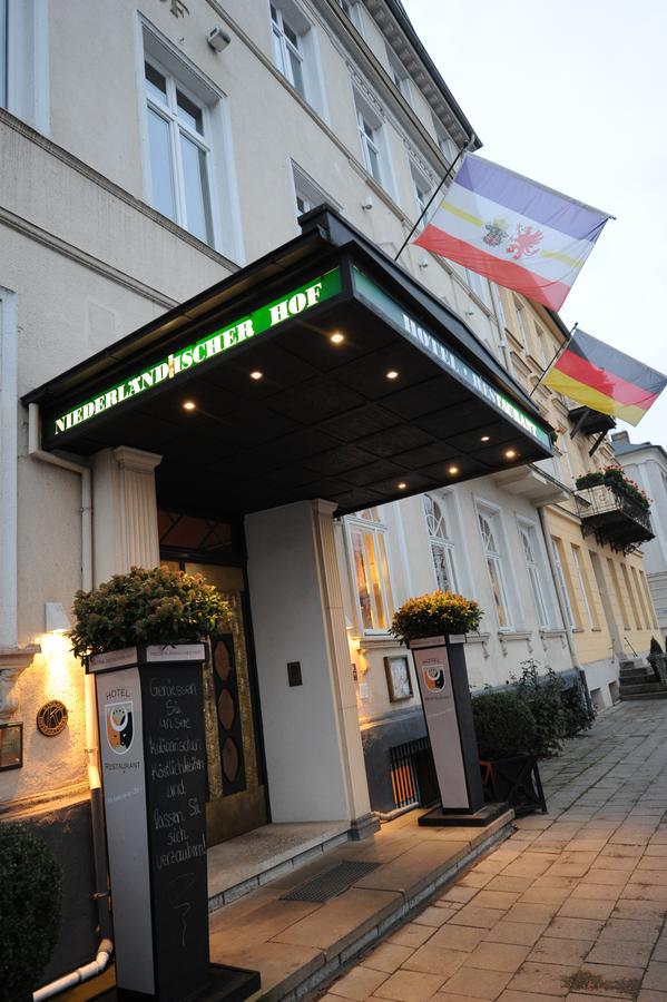 Hotel Niederlaendischer Hof Schwerin  Exterior photo